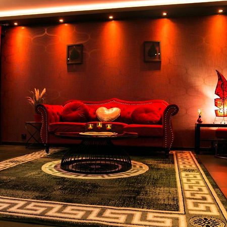L'Insolite Spa Privatif "Suite Luxueuse-Jacuzzi" Тулуза Экстерьер фото