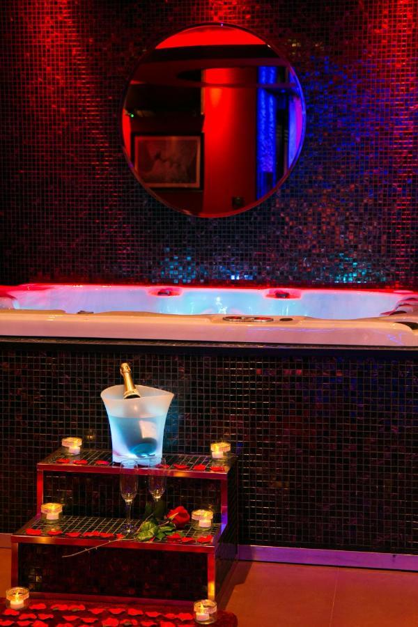 L'Insolite Spa Privatif "Suite Luxueuse-Jacuzzi" Тулуза Экстерьер фото